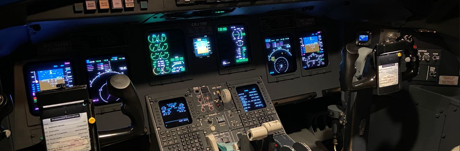 Training centre aviation aeronautics piloting Airbus A320 CRJ simulator FFS CRJ700 1000